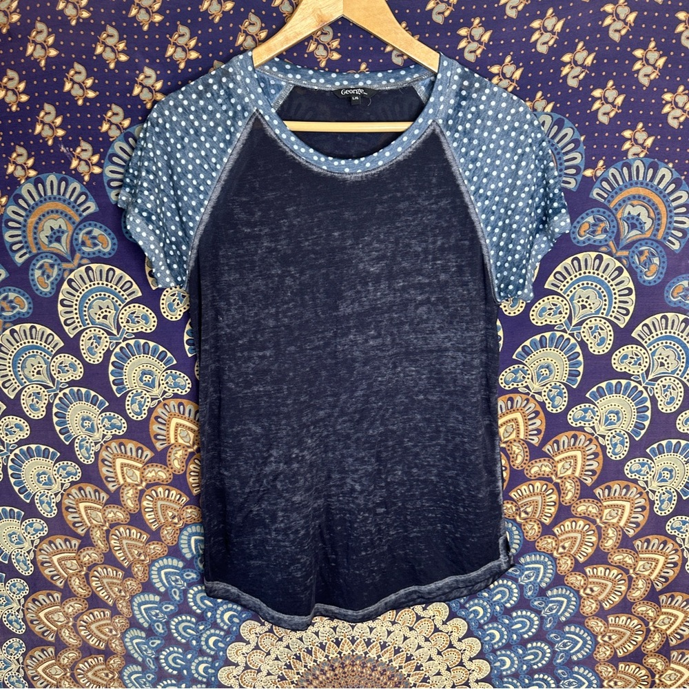 🦋5/20$🦋 navy blue t-shirt